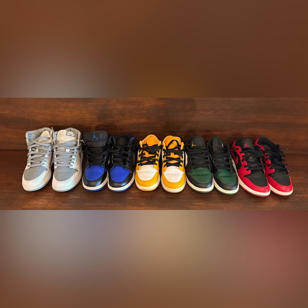 Bundle Air Jordan’s Sneakers
